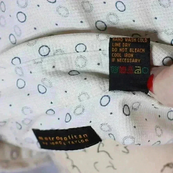 Lord & Taylor 100% silk cream w/ grey/blue pattern size Men's Large button down - Picture 9 of 9